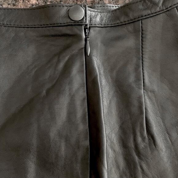 American Apparel size 24/25 leather short - Picture 7 of 15